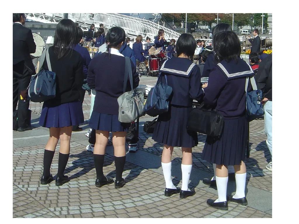 日本 の せいふく nihon no seifuku Japanese school - slide 18 of 26
